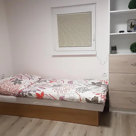 Na Hranici * Circ