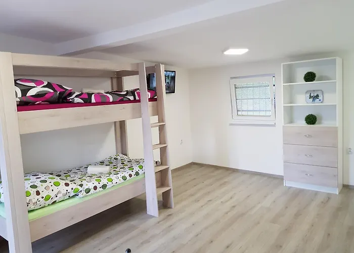 Na Hranici Circ